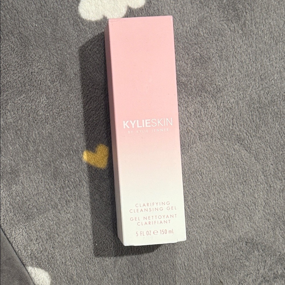 KYLIE SKIN Clarifying Cleansing Gel